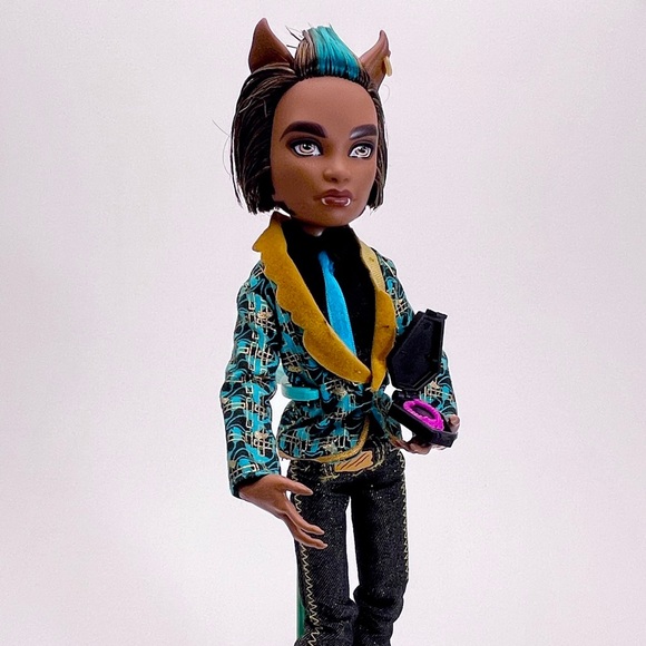 Monster High “Clawd Wolf” Sweet 1600 Doll & accessories 🐺 - Picture 6 of 6